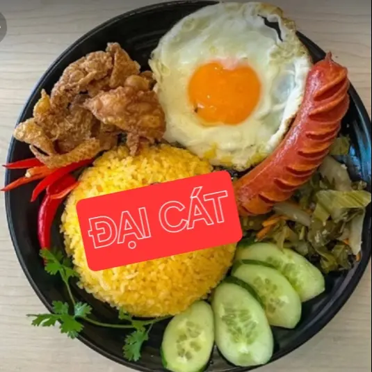 Hình ảnh CƠM DA TRỨNG XÚC XÍCH