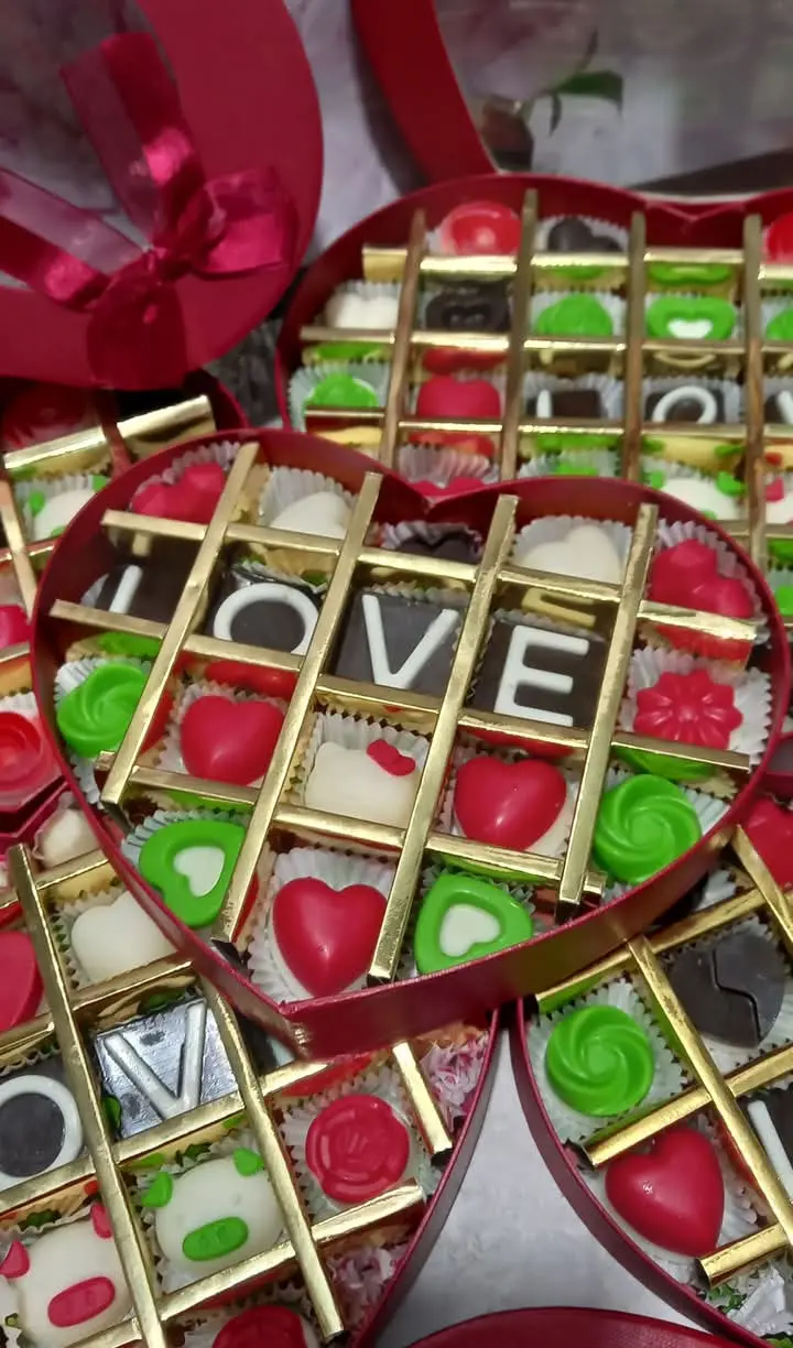 Hình ảnh sô cô la Valentine vừa 