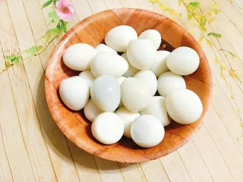 Hình ảnh Trứng cút ( 5 viên )