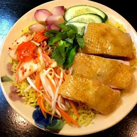 Hình ảnh Cơm gà chặt