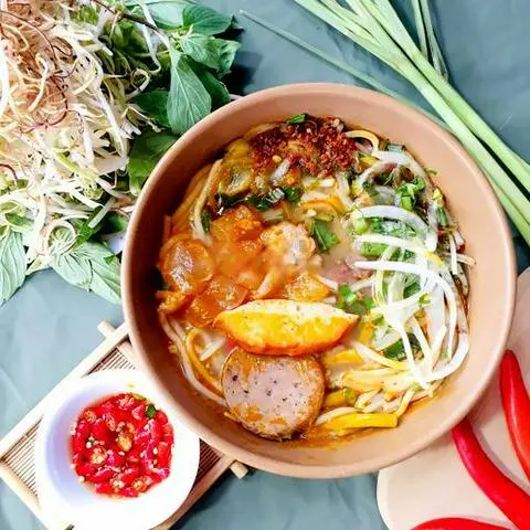 Hình ảnh Bún gân bò - chả