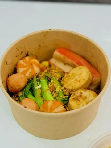 Hình ảnh Mì trộn topping viên