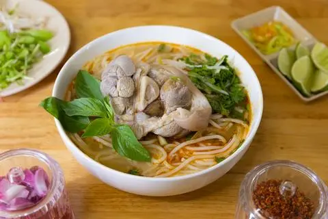 Hình ảnh Bún giò heo