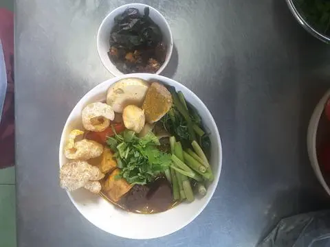 Hình ảnh Bánh Đa (Cua Chả + Ốc Xào)
