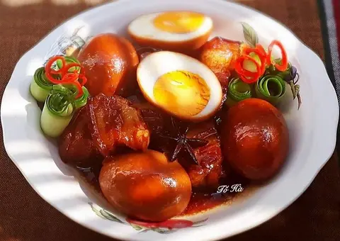Hình ảnh cơm trứng kho 