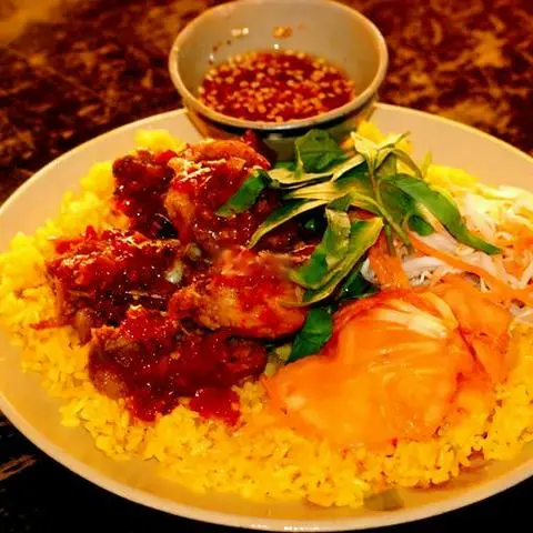 Hình ảnh Cơm gà kho sả ớt