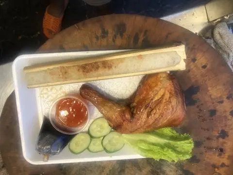 Hình ảnh 1/4 gà cơm lam 