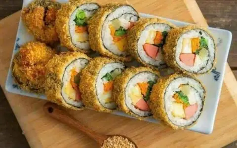 Hình ảnh kimbap chiên xù- 1 cuộn