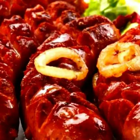 Hình ảnh Xúc Xích Đức Chiên Bao Ngon 2cây