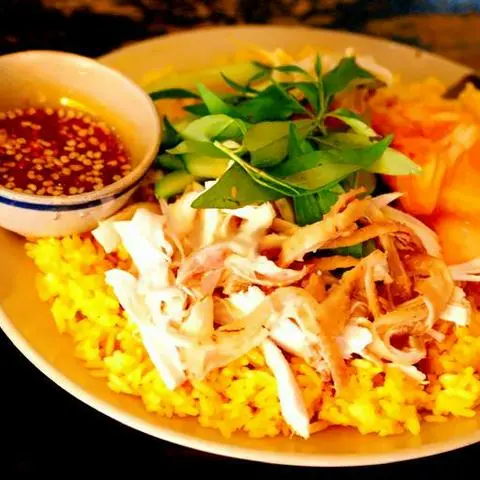 Hình ảnh Cơm gà xé