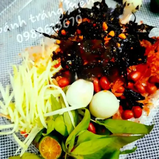 Hình ảnh Bánh Tráng Trộn Rong Biển Cháy Tỏi