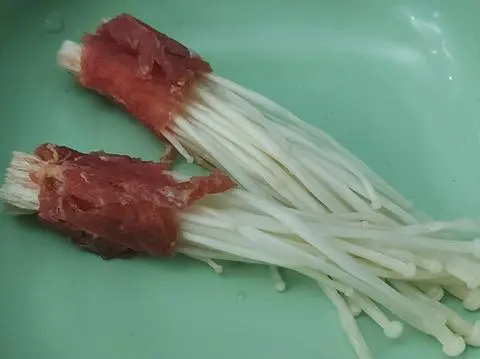 Hình ảnh Bò cuộn nấm