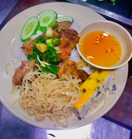 Hình ảnh Cơm sườn bì chả