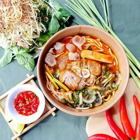 Hình ảnh Bún gân bò - giò heo - chả