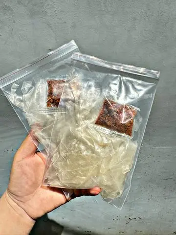 Hình ảnh Bánh Tráng Muối Bò zip
