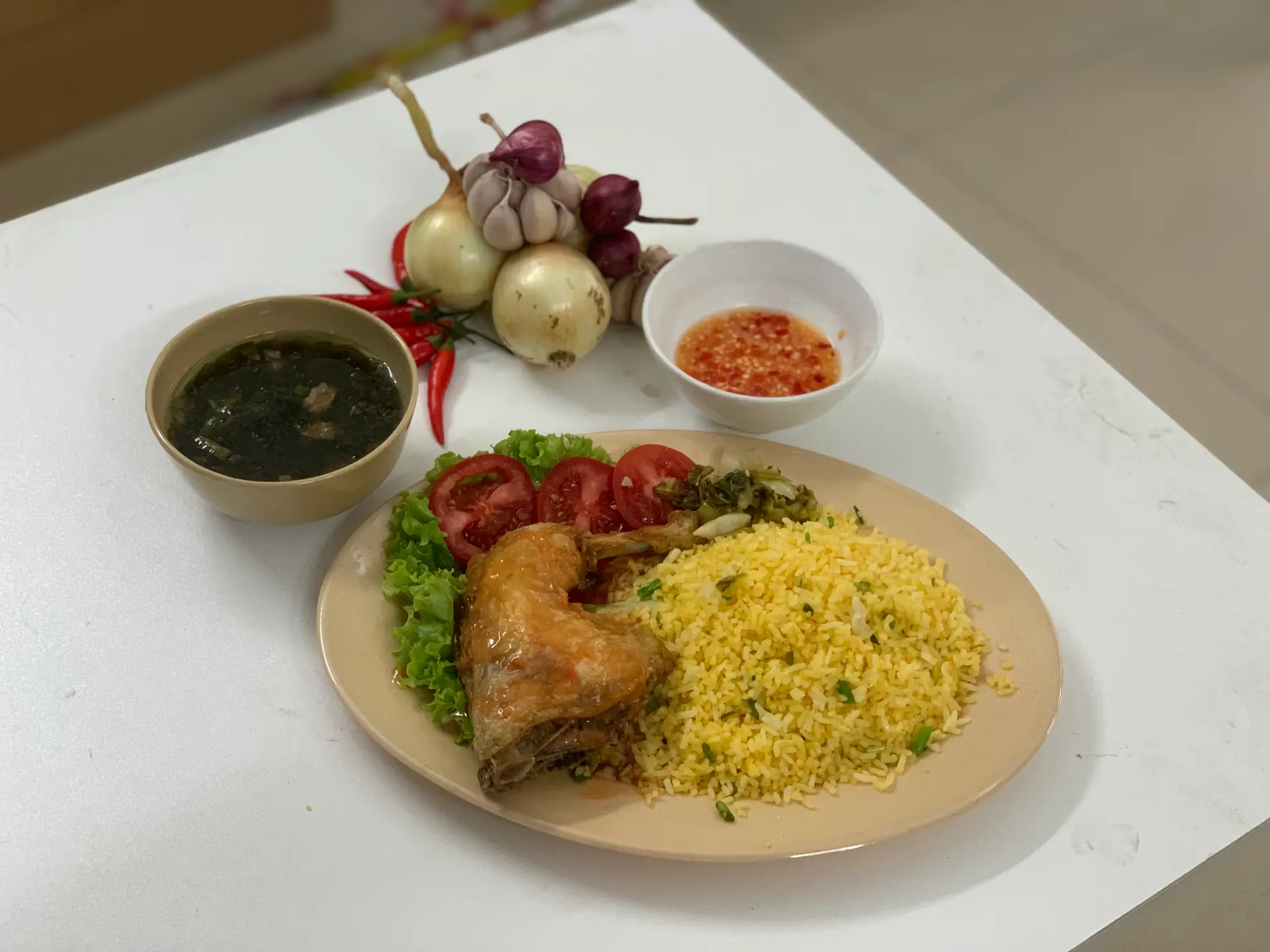 Hình ảnh Dĩa góc tư sốt mắm tỏi 