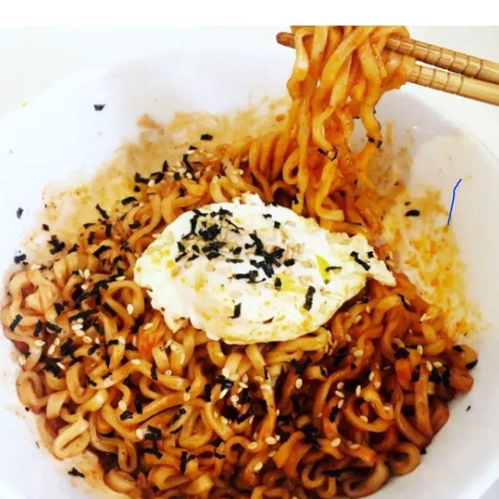 Hình ảnh Mì cay sốt samyang trứng ốp la