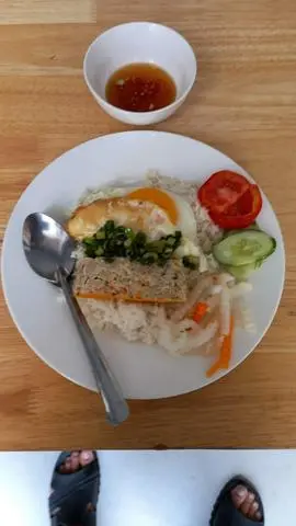 Hình ảnh cơm chả, trứng ốp la 