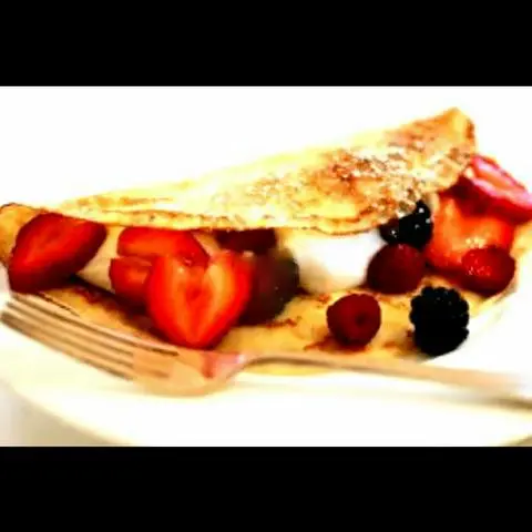 Hình ảnh Crepe sô-cô-la dâu tây 