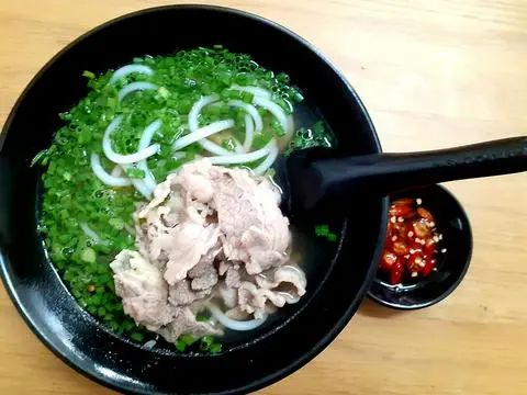Hình ảnh BÚN NƯỚC MUỐI ỚT BÒ TÁI LỚN