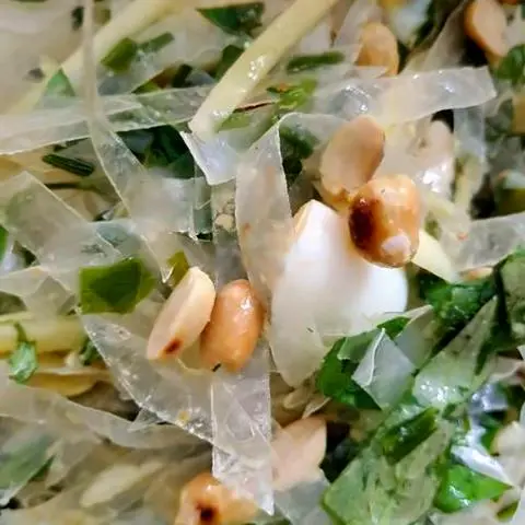 Hình ảnh Bánh tráng trộn mỡ hành trứng cút
