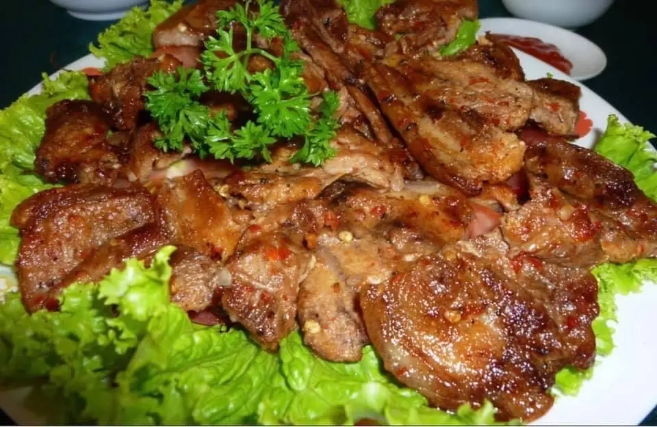 Hình ảnh Combo 1 đà điểu nướng - 1 bò mỡ chài - 7up