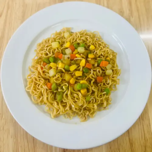Hình ảnh Mì trộn rau củ