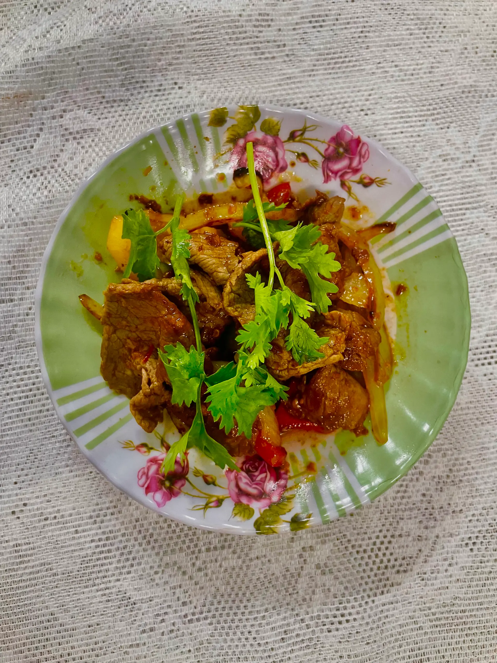 Hình ảnh Bò Xào Sa Tế Cây Nồng Thơm Ngon (Không Cơm)