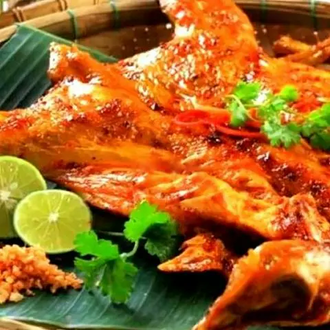 Hình ảnh Gà nướng xả ớt 1con