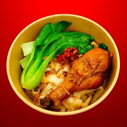 Hình ảnh Phở Trộn Sốt Thái Gà Tắm Mắm Tỏi