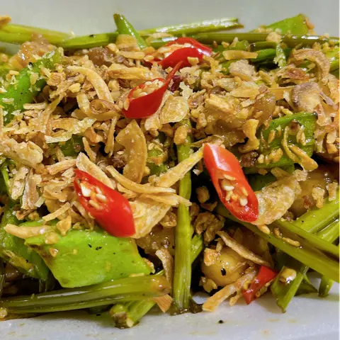 Hình ảnh Sụn Gà Chiên Nước Mắm