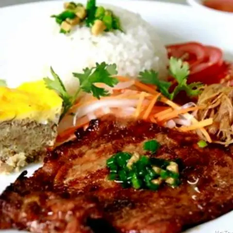 Hình ảnh Cơm sườn bì chả