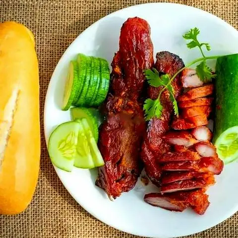 Hình ảnh Bánh mì xá xíu