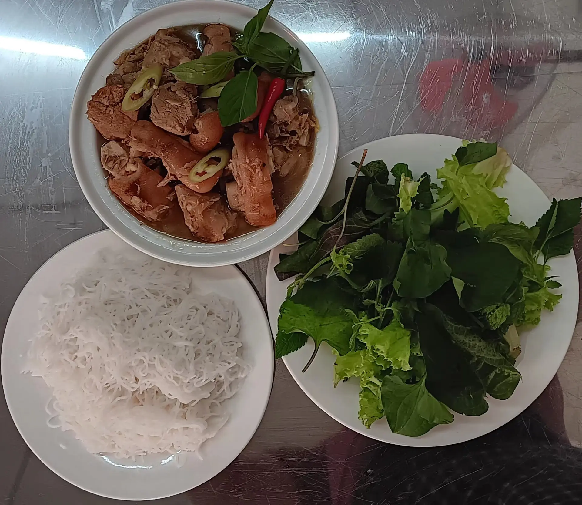 Hình ảnh giò heo nấu giả cầy (phần lớn 1kg)