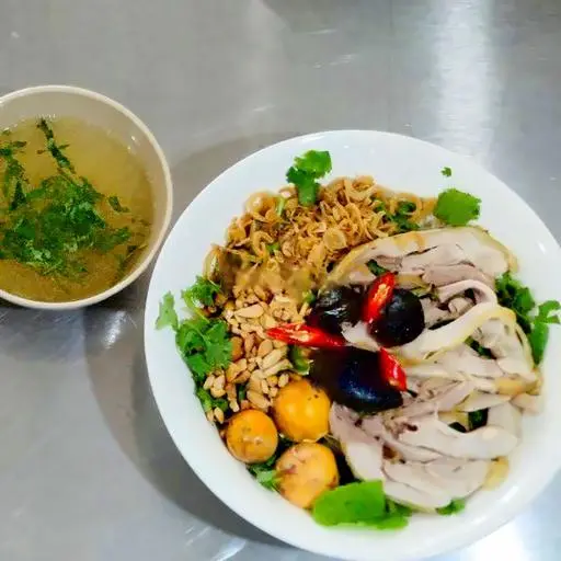 Hình ảnh Phở Gà Trộn Thịt Đùi
