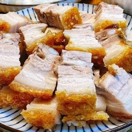 Hình ảnh Heo Quay Thêm