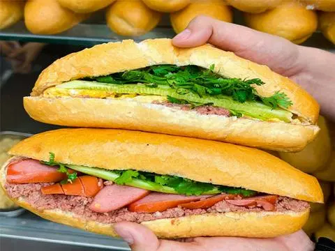 Hình ảnh Bánh Mì Pate Xúc Xích ( Không Trứng )