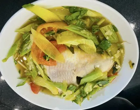 Hình ảnh Cơm canh chua cá diêu hồng