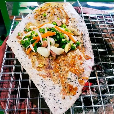 Hình ảnh Bánh tráng nướng mắm ruốc