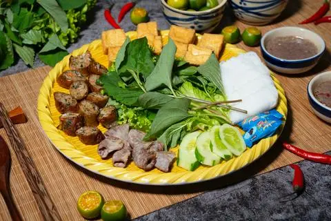 Hình ảnh bún đậu lòng dồi