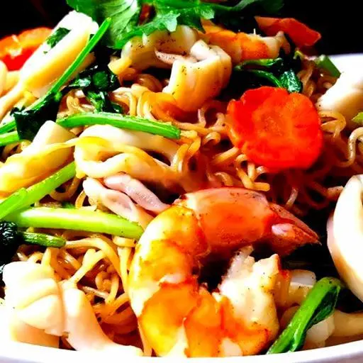 Hình ảnh Mì gói xào thập cẩm