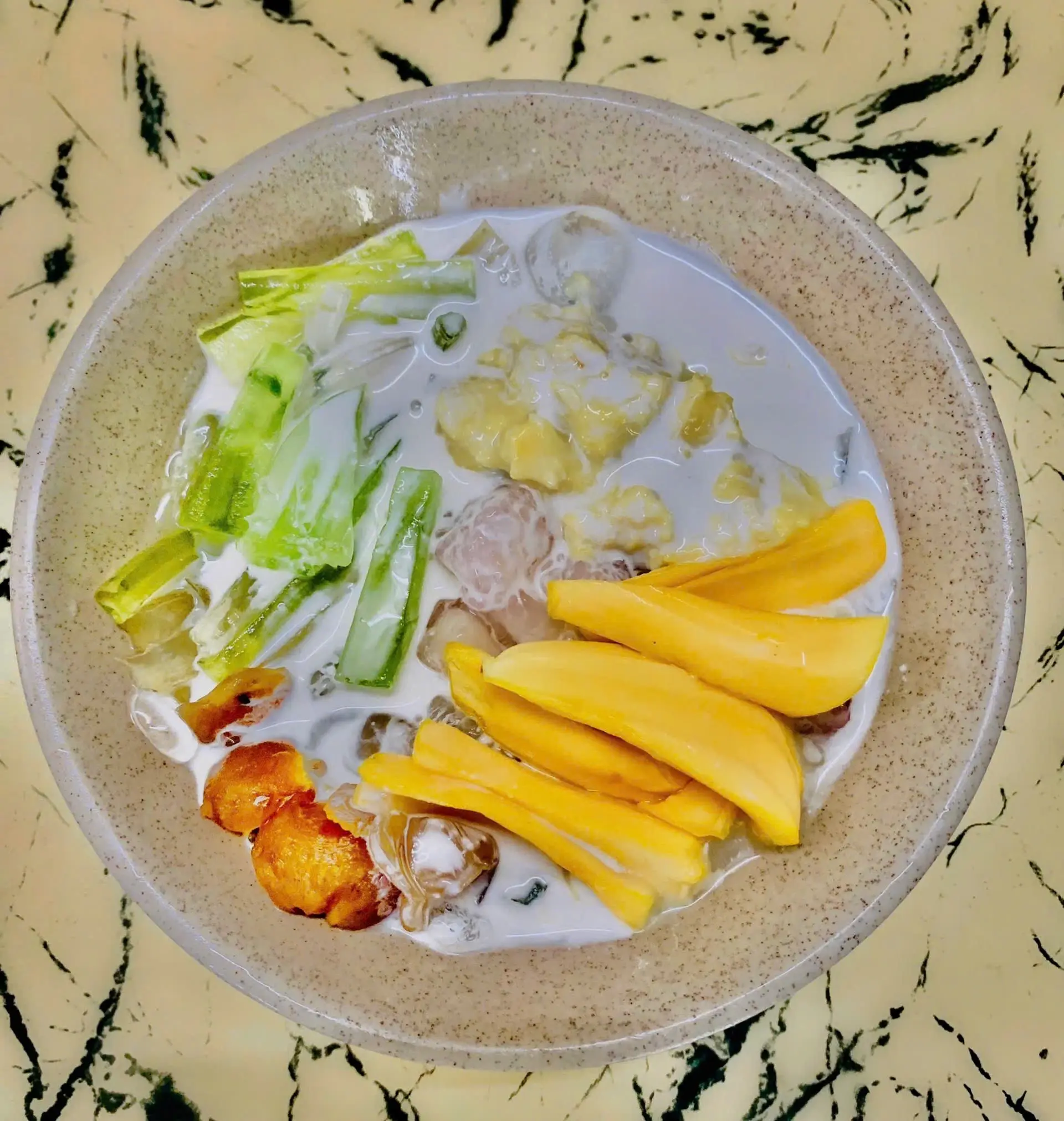 Hình ảnh Chè Thái có sầu riêng