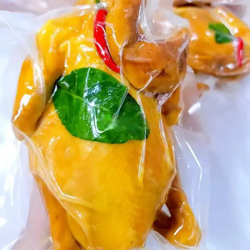 Hình ảnh Gà tam kỳ ủ muối nhà làm nguyên con hút chân không lạnh
