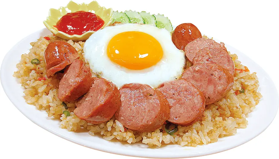 Hình ảnh cơm 1 xúc xích trứng