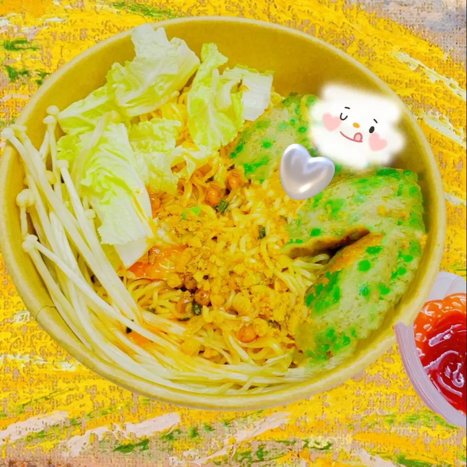 Hình ảnh Mì Trộn Sốt, Tỏi Bơ Đặc Biệt, Sa Tế,Chả Cốm,Chà Bông Heo,Gà + (Kèm Tương Ớt,Cà,Rau Bắp/Cải Thảo,Nấm)