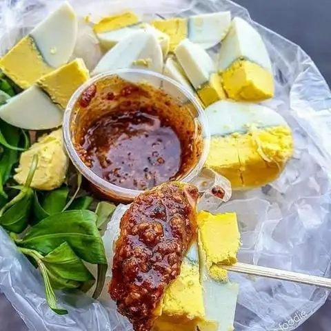 Hình ảnh Bánh Tráng Chấm Trứng Gà vữa 