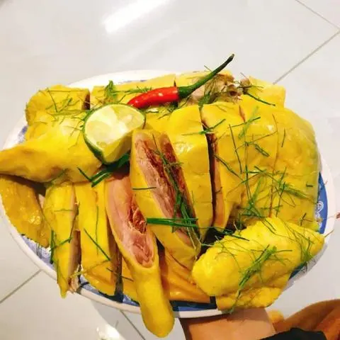 Hình ảnh gà ủ  muối hoa tiêu nguyên con không đầu chân 