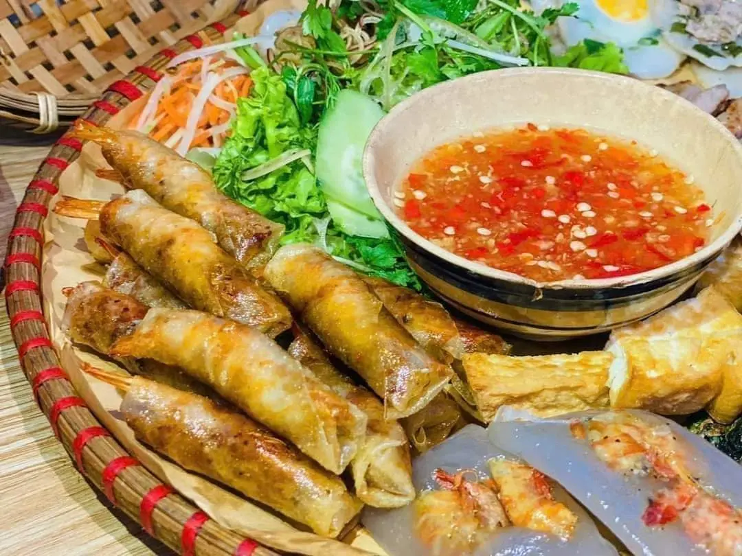 Hình ảnh chả ram tôm đất Bình Định loại lớn 1 kg chiên sẵn tầm72 đến 80 cuốn 