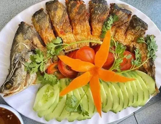 Hình ảnh Cá Thác Lác Rút Xương Chiên Giòn 1con (đặt trước 20-30p)