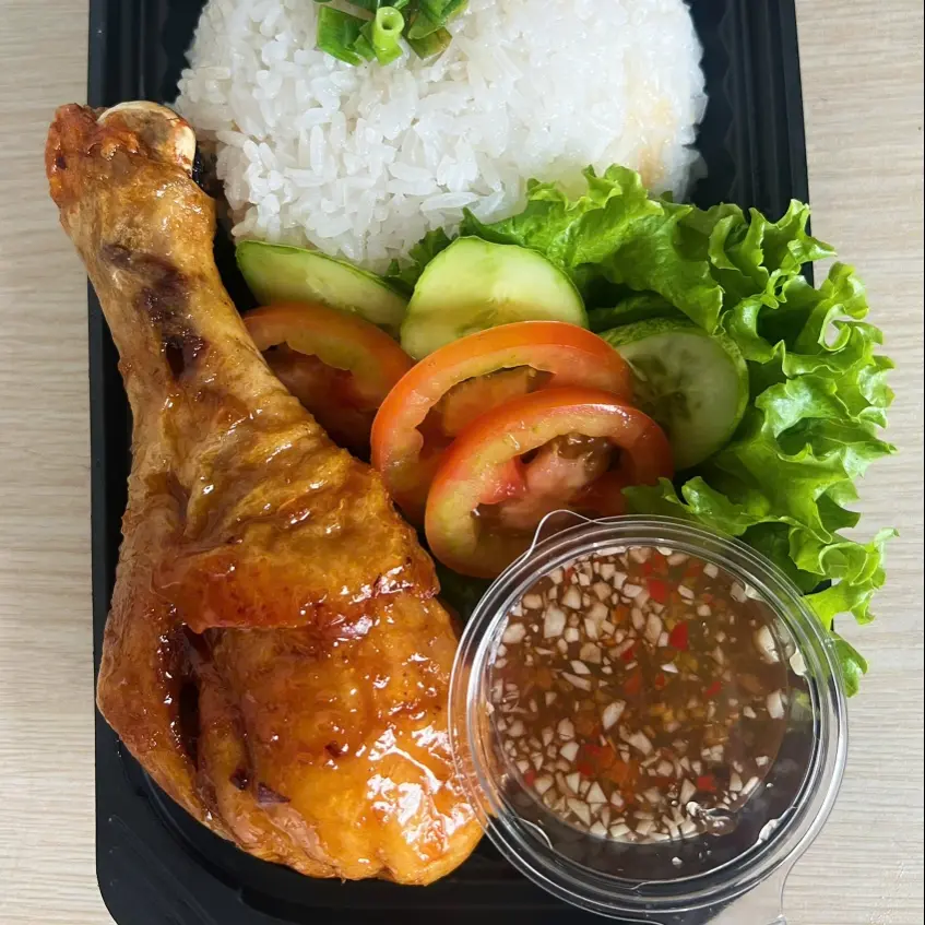 Hình ảnh Cơm đùi gà chiên bơ tỏi